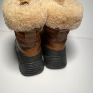 Barely used UGG Tan Adirondack II